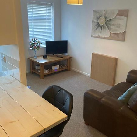 One Bedroom Ground Floor Flat Central צ'יצ'סטר מראה חיצוני תמונה