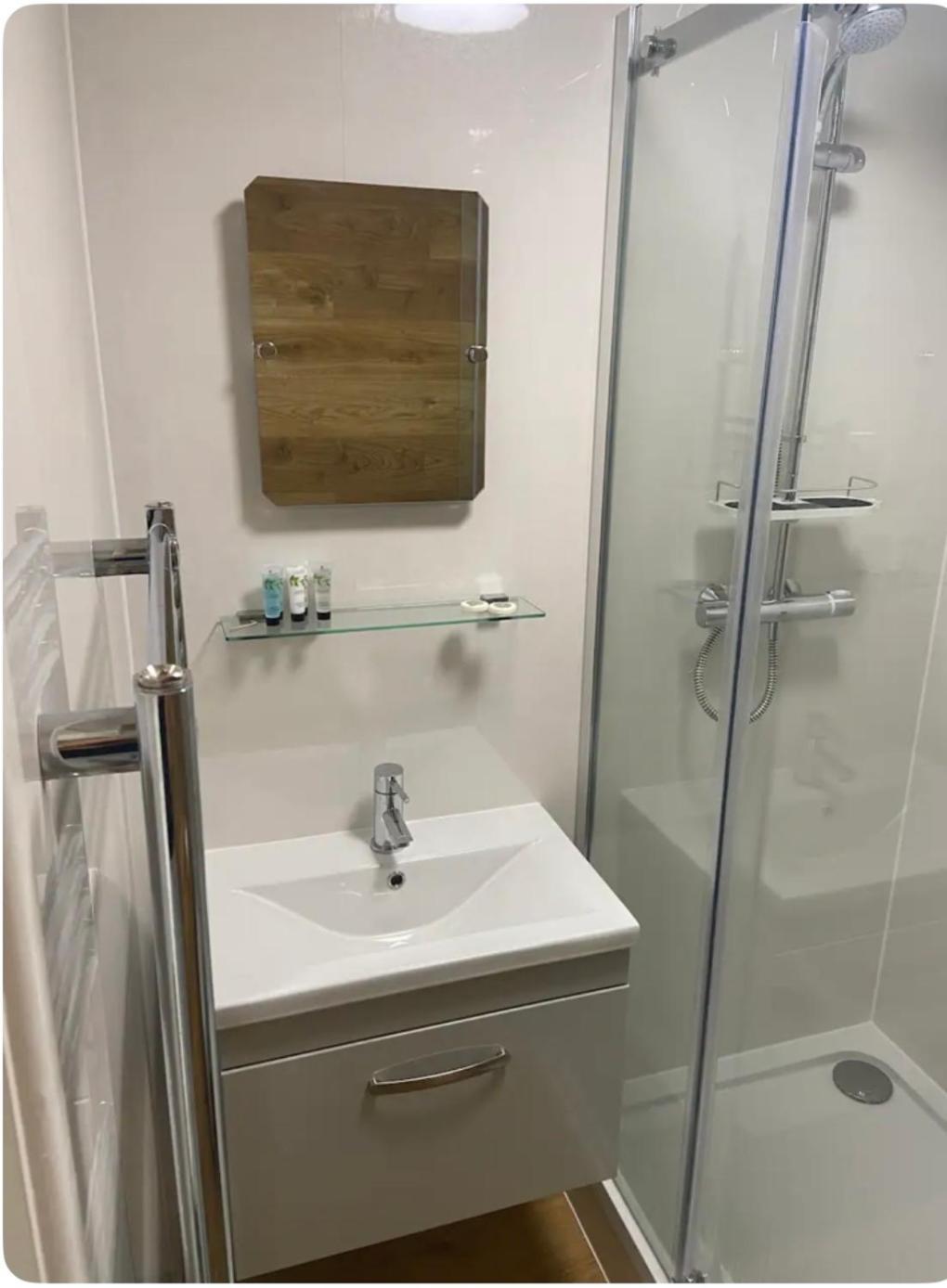 One Bedroom Ground Floor Flat Central צ'יצ'סטר מראה חיצוני תמונה