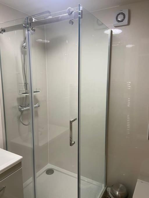 One Bedroom Ground Floor Flat Central צ'יצ'סטר מראה חיצוני תמונה