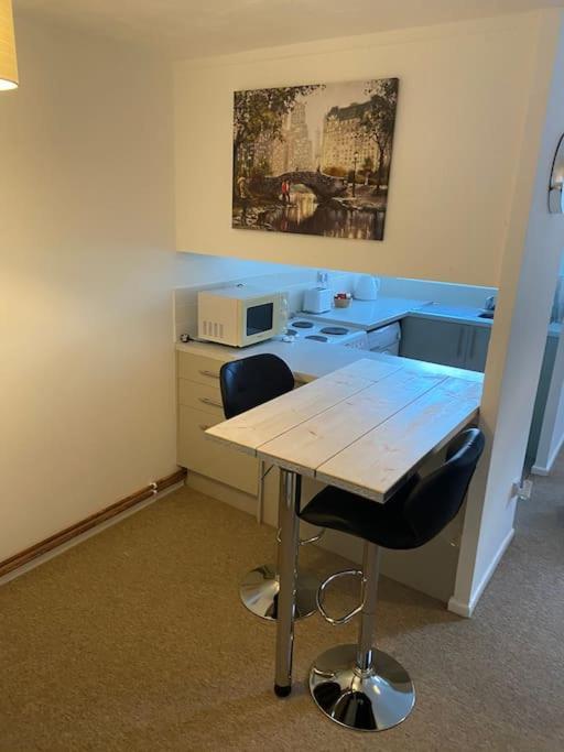One Bedroom Ground Floor Flat Central צ'יצ'סטר מראה חיצוני תמונה